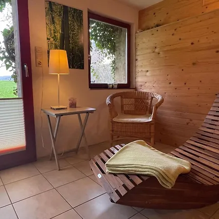 Apartment Landlust, Stadtnah Im Ehemaligem Mit Sauna, Kaminofen Und Grossem Garten Rammenau